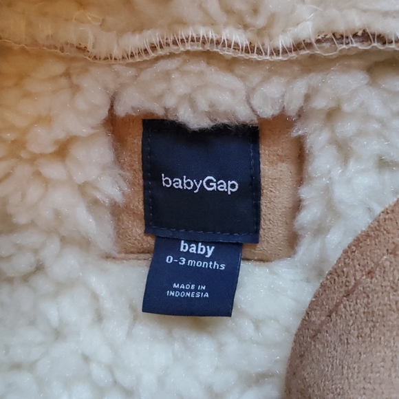 Set: Suede Shearling Baby Bunting with Gloves - Picture 3 of 7